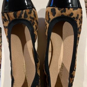 Women leopard print ballet flats. Sz 8.5 NWOT